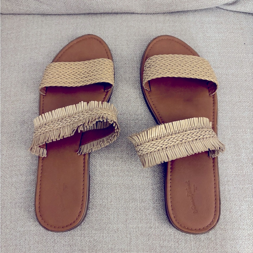 Universal Thread Sandals - Picture 3 of 4